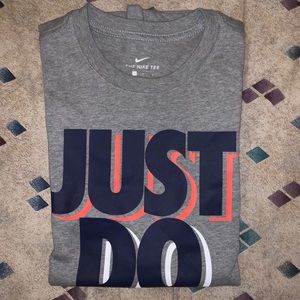 Nike T-shirt